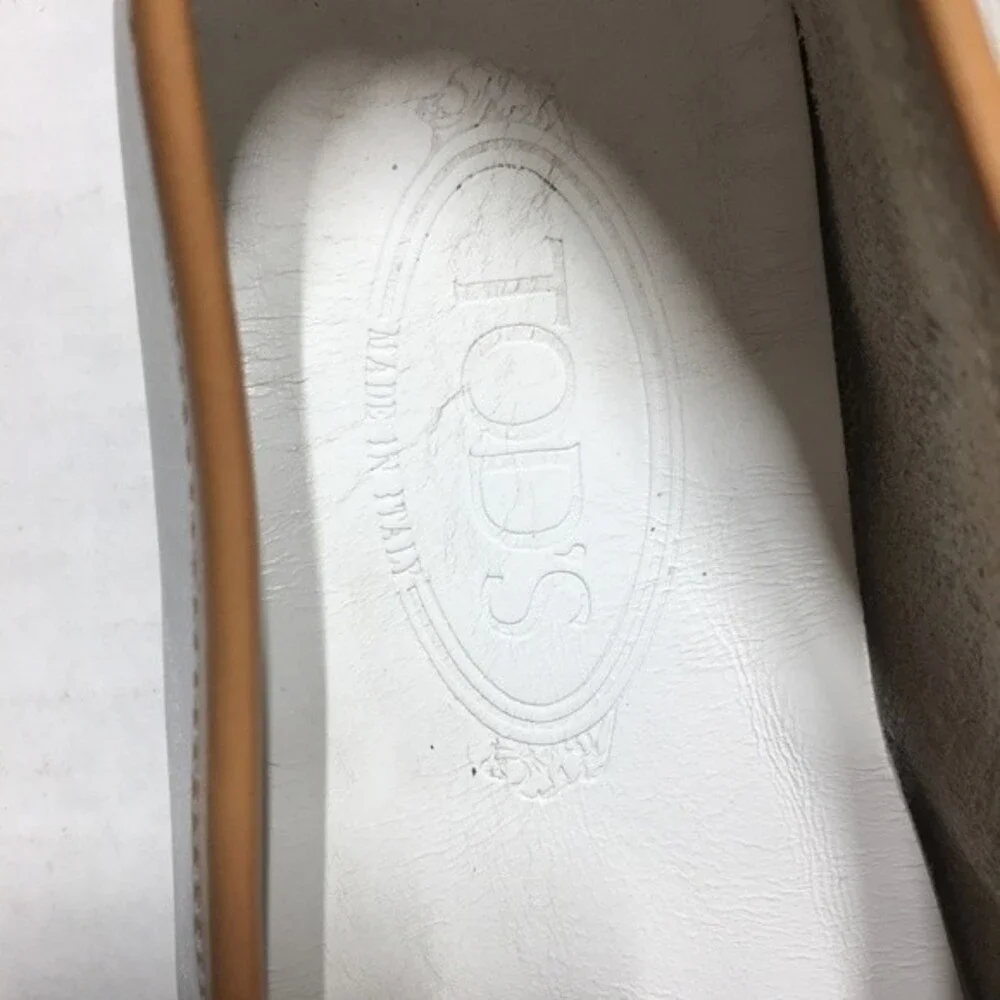Tod’s White and Tan Leather Moccasins 4.5